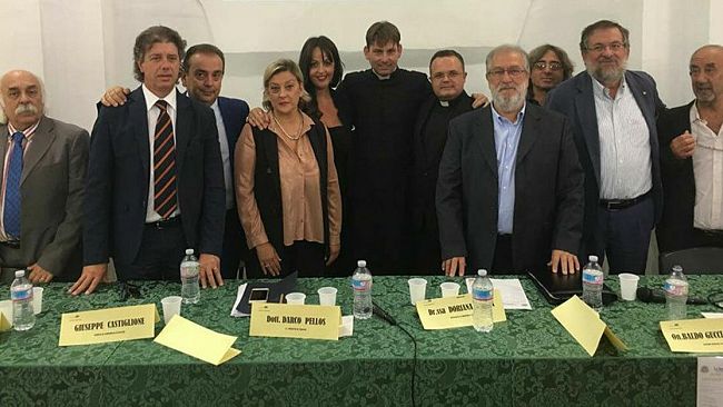 Pubblico numeroso e attento per la toccante testimonianza di don Antonio Coluccia, ieri nell’ex chiesa dell’Addolorata a Campobello