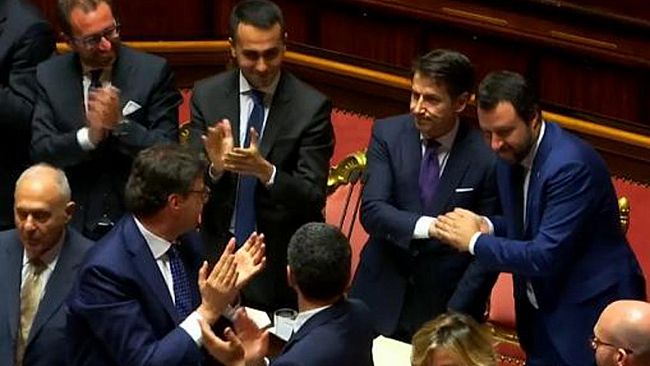 ll premier Giuseppe Conte ottiene la fiducia al Senato. Domani la replica alla Camera
