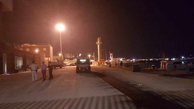Unità della Capitaneria di Porto soccorrono un’imbarcazione di migranti a 40 miglia dalla costa