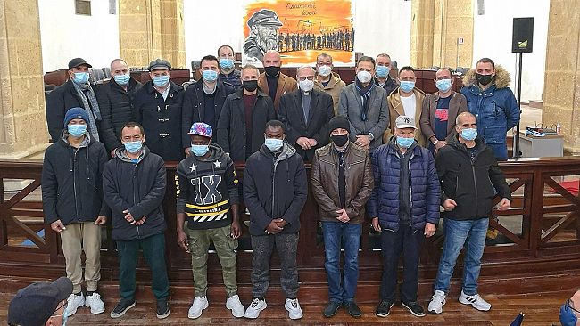 Mazara, il Vescovo incontra i 18 pescatori liberati