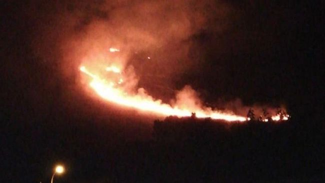 Violento incendio tra Castelluzzo e Purgatorio