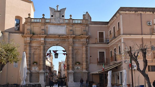 Marsala, piazza Mameli: il 25 agosto stop alle auto e rimozione di arredi e dehors