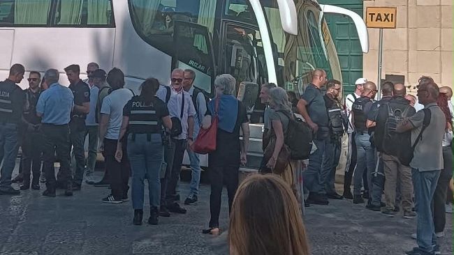 continua-il-disagio-per-i-treni-soppressi-sulla-trapani-palermo-e-bus-insufficienti-pendolari-esasperati