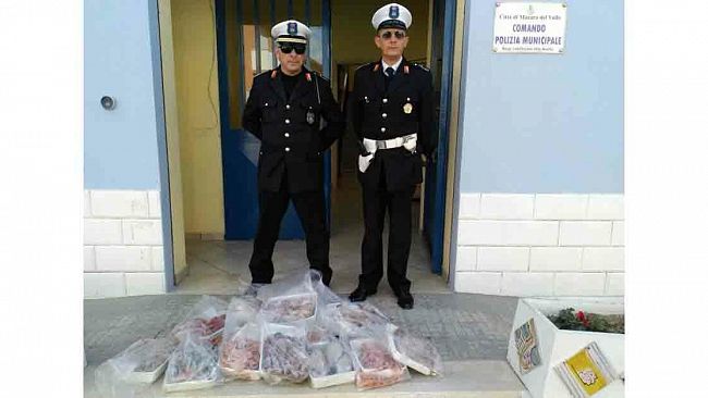 Mazara, operazione della Polizia Municipale contro l’abusivismo commerciale: effettuato un sequestro