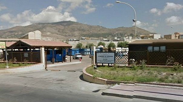 Trapani, un cassone speciale per raccogliere le 