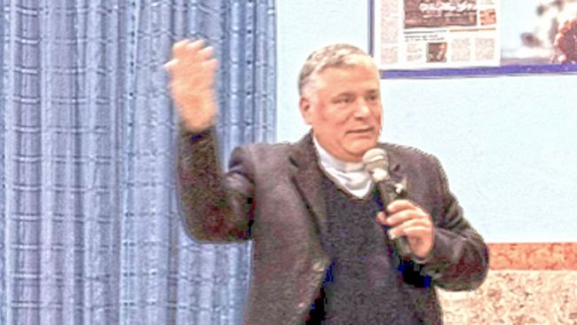 Mazara, don Antonino Romano incontra i catechisti
