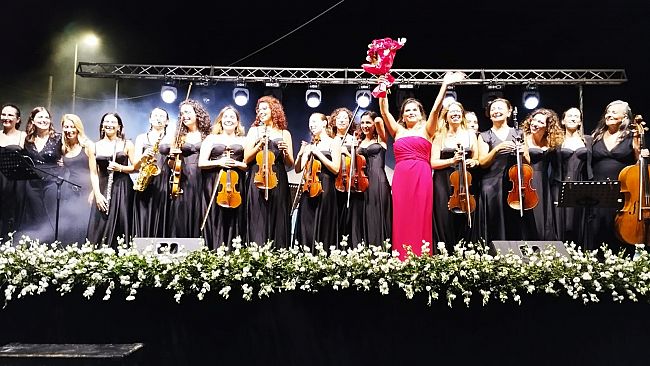 Petrosino, grande successo per il concerto della Women Orchestra