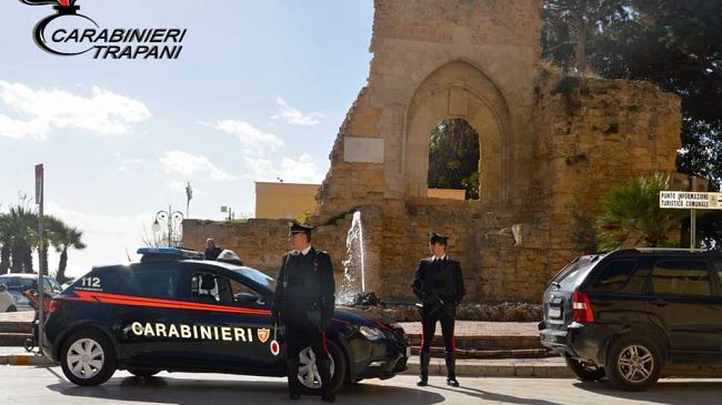 Mazara, minorenne spaccia droga nei pressi di un parco giochi: denunciato 