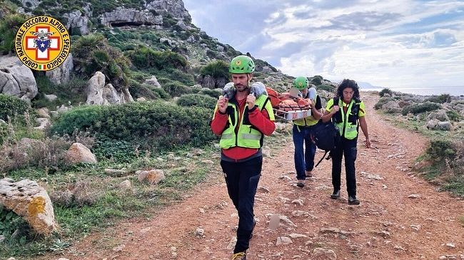 ​San Vito Lo Capo. Si infortuna una scalatrice dopo un volo di 5 metri dalla Falesia di Salinella