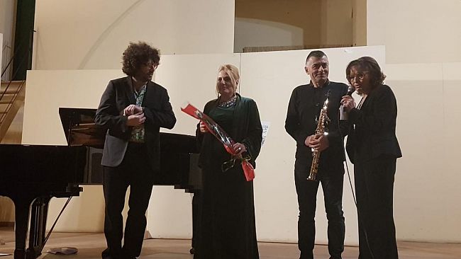 VIDEO – Mocata, Bongiovanni e Zalambani incantano il “Garibaldi” con “Sur”.