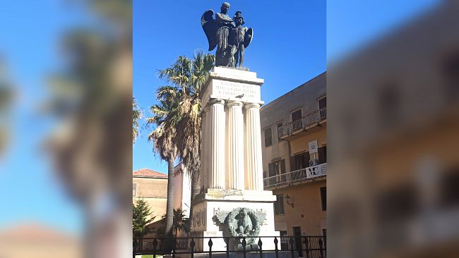 Alcamo, domani 1^ febbraio il “Monumento ai caduti” sarà illuminato di blu