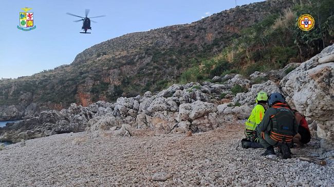 Turista colta da malore a Cala dell'Uzzo, scatta il soccorso in elicottero