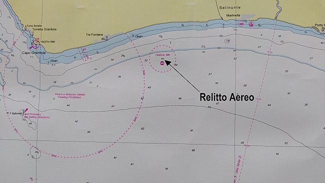 Un aereo italiano della II Guerra Mondiale nel fondale davanti Tre Fontane  
