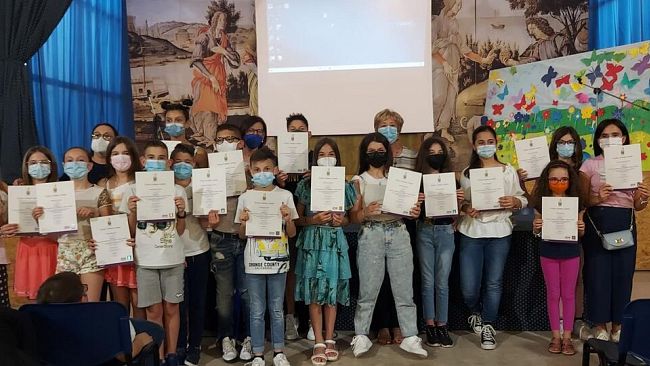 Consegna degli attestati di certificazione Trinity all'i.c.Radice-Pappalardo