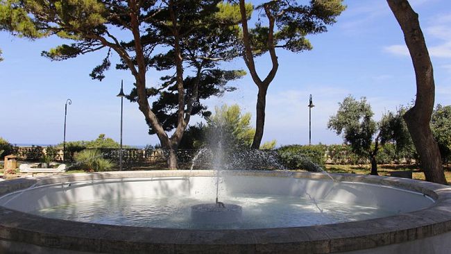 Marsala, vandali a Villa Cavallotti: solidarietà dell’Amministrazione Comunale