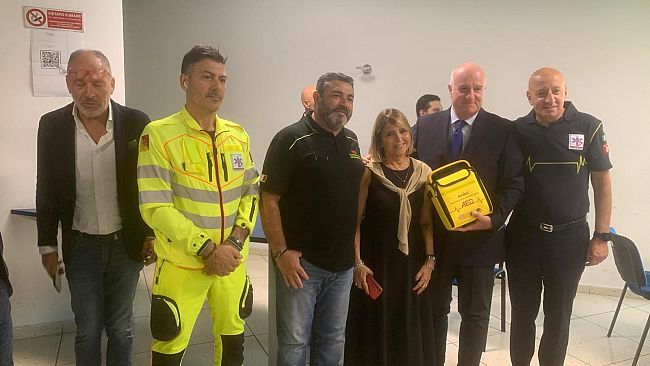 salute-consegnati-defibrillatori-a-202-comuni-siciliani-sotto-i-5000-abitanti