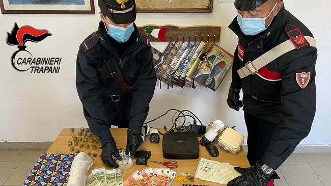 Marsala, 41enne arrestata per detenzione illegale di stupefacenti