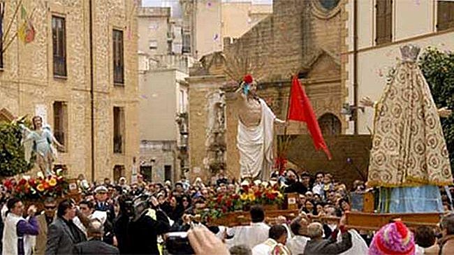 in-migliaia-nel-sistema-delle-piazze-per-festeggiare-laurora-di-castelvetrano
